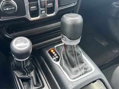 Used 2023 Jeep Gladiator Overland image 37