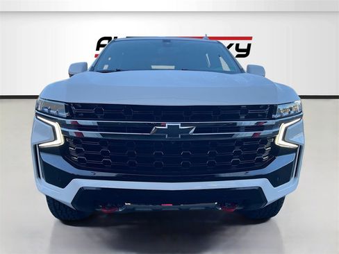 Used 2022 Chevrolet Tahoe Z71 w/ Luxury Package image 2