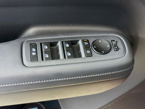 Used 2025 Hyundai Santa Fe SEL FWD image 20