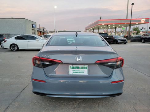 Used 2023 Honda Civic EX image 8