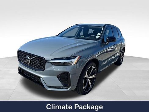 Used 2023 Volvo XC60 B5 Ultimate w/ Climate Package image 3