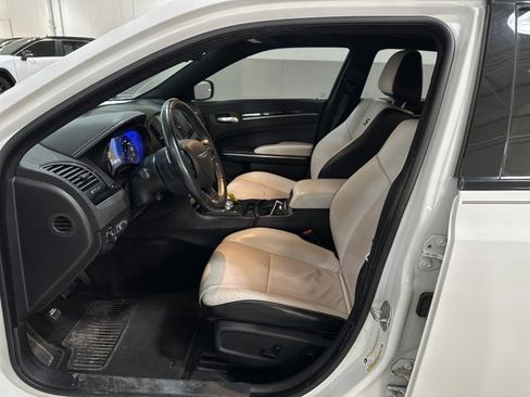 Used 2018 Chrysler 300 S w/ Safetytec Plus Group image 6