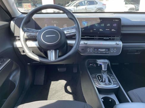Used 2025 Hyundai Kona SEL FWD image 13