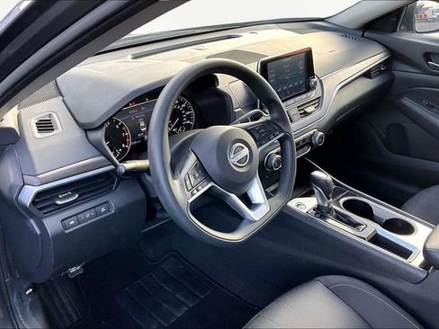 Used 2024 Nissan Altima 2.5 SV image 12