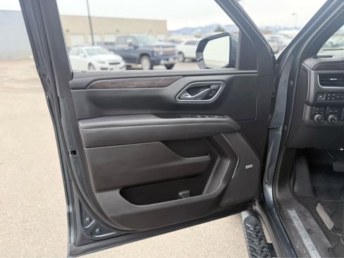 Used 2021 Chevrolet Tahoe Z71 w/ Luxury Package image 12