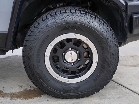 Used 2013 Toyota FJ Cruiser 4WD w/ Trail Teams Special Edition image 10