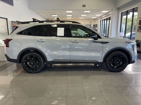 Used 2024 Kia Sorento SX Prestige w/ Sage Leather Package AWD/4WD image 6