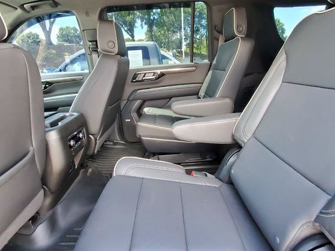 Used 2025 Chevrolet Suburban Premier w/ Sun And Tow Package AWD/4WD image 5