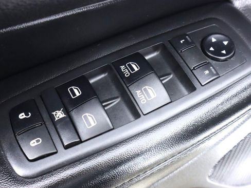 Used 2019 Jeep Grand Cherokee Limited X image 30