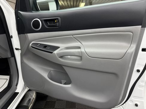 Used 2013 Toyota Tacoma 4x4 Double Cab w/ SR5 Pkg image 5