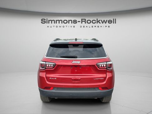 Used 2025 Jeep Compass Limited AWD/4WD image 4