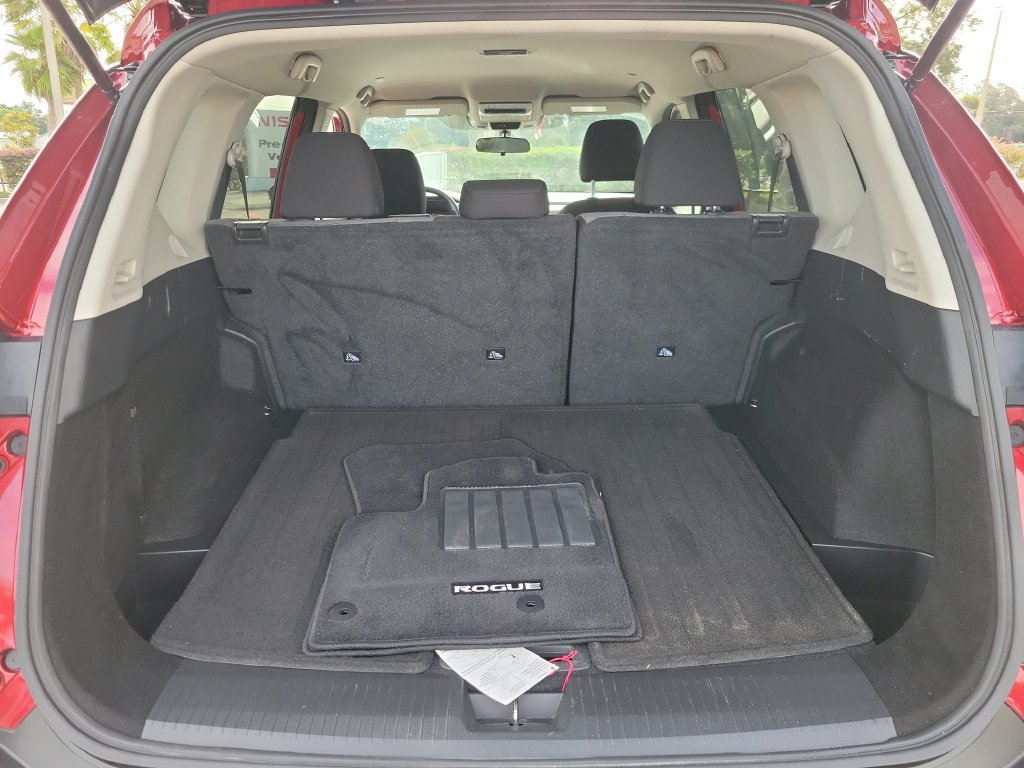 Certified 2023 Nissan Rogue SV FWD image 8