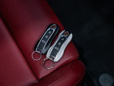 Used 2024 Porsche 911 Carrera GTS RWD image 27