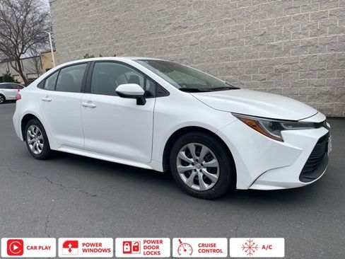Used 2024 Toyota Corolla LE image 1