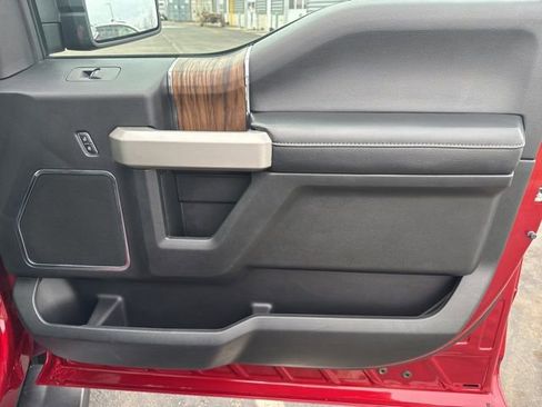 Used 2018 Ford F150 Lariat image 40