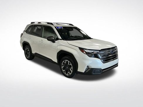 Certified 2025 Subaru Forester Premium AWD/4WD image 8