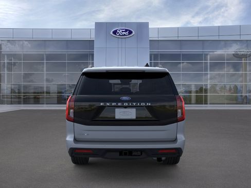 New 2025 Ford Expedition Active RWD image 5
