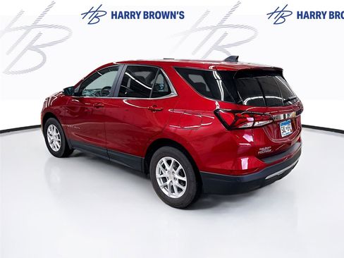 Used 2022 Chevrolet Equinox LT image 2