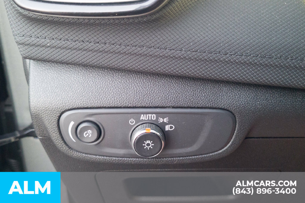 Used 2025 Chevrolet TrailBlazer LT FWD image 14