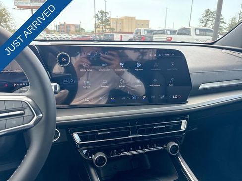 New 2026 Chevrolet Traverse LT image 16