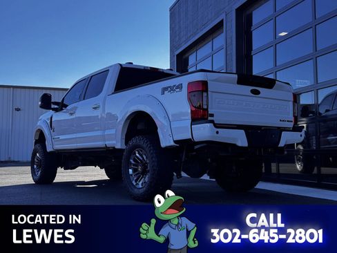 Used 2022 Ford F250 Lariat w/ Black Appearance Package image 7