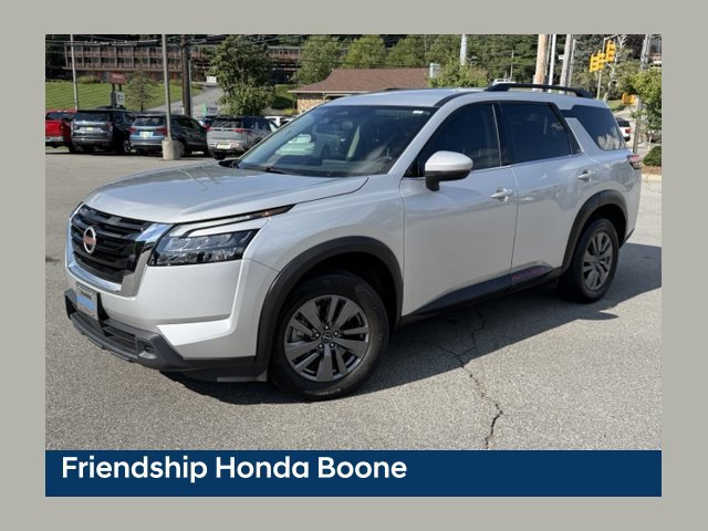 Used 2024 Nissan Pathfinder SV AWD/4WD image 1