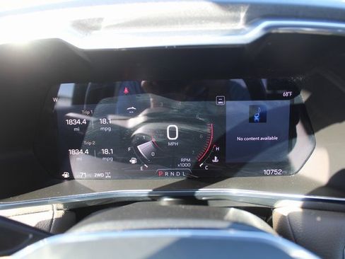 Used 2024 GMC Canyon Denali image 25