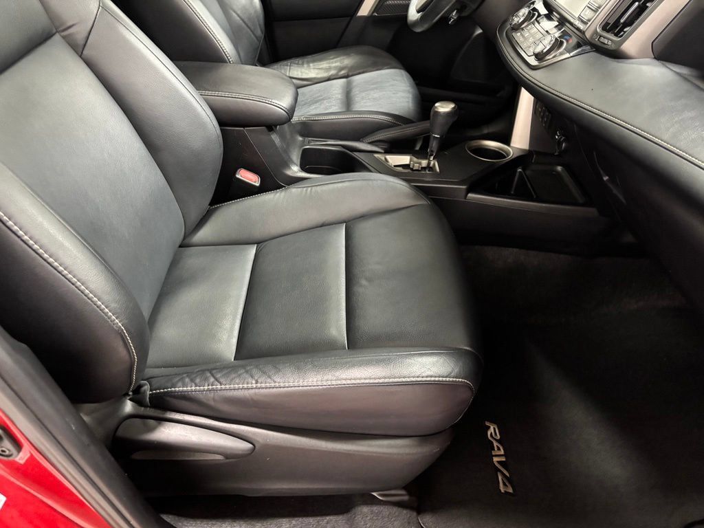 Used 2015 Toyota RAV4 Limited w/ Technology Package AWD/4WD image 57