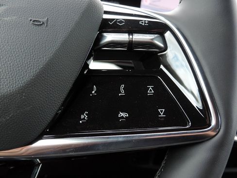 New 2026 Cadillac Optiq Luxury 2 image 23