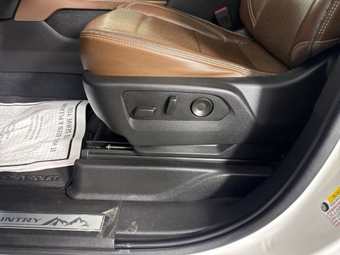 Used 2021 Chevrolet Tahoe High Country w/ Premium Package image 22