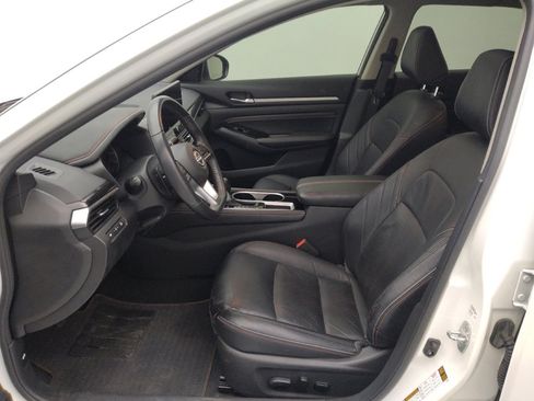 Used 2023 Nissan Altima 2.5 SR w/ SR Premium Package image 17