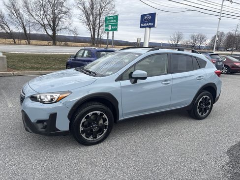 Used 2023 Subaru Crosstrek 2.0i Premium image 3