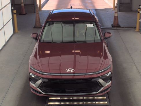 Used 2024 Hyundai Sonata SEL FWD image 2