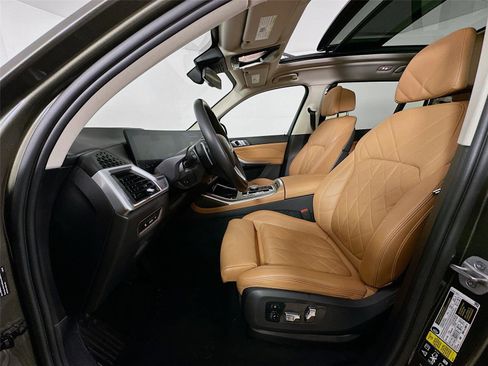 Certified 2024 BMW X7 xDrive40i w/ Premium Package image 22