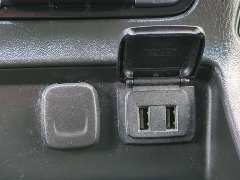 Used 2018 GMC Yukon SLT image 21