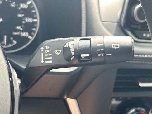 Used 2023 Nissan Rogue SV FWD image 30
