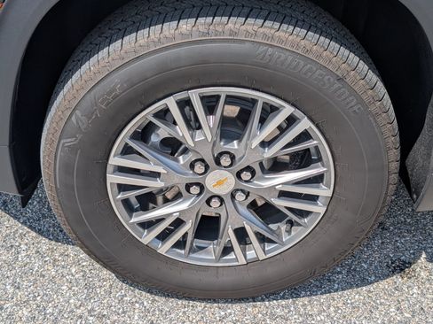 Used 2026 Chevrolet Traverse LT w/ Driver Confidence Package FWD image 10
