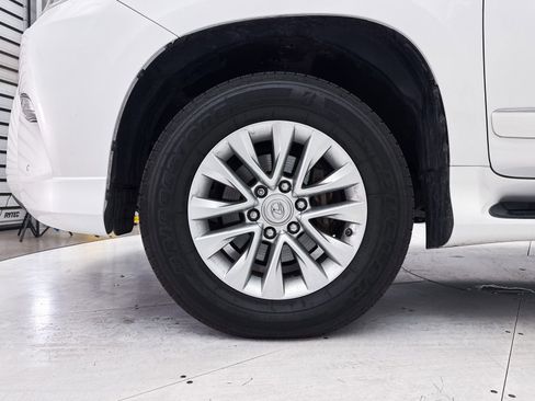 Used 2016 Lexus GX 460 w/ Premium Package AWD/4WD image 11