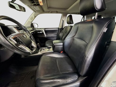 Used 2014 Toyota 4Runner Limited image 13