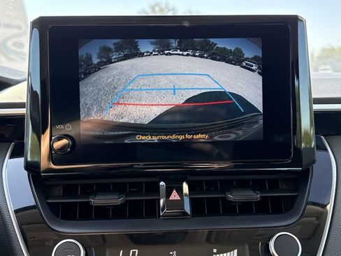 Used 2025 Toyota Corolla LE FWD image 5