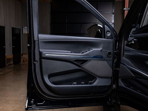 Used 2025 Lincoln Navigator Reserve w/ Jet Appearance Package image 35