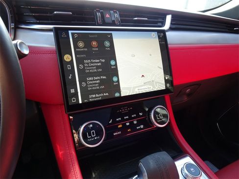 Used 2024 Jaguar F-PACE R-Dynamic S image 17