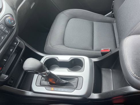 Used 2022 Chevrolet Colorado LT w/ LT Convenience Package image 21