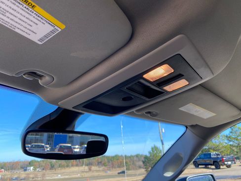 Used 2023 RAM 1500 Classic SLT image 24