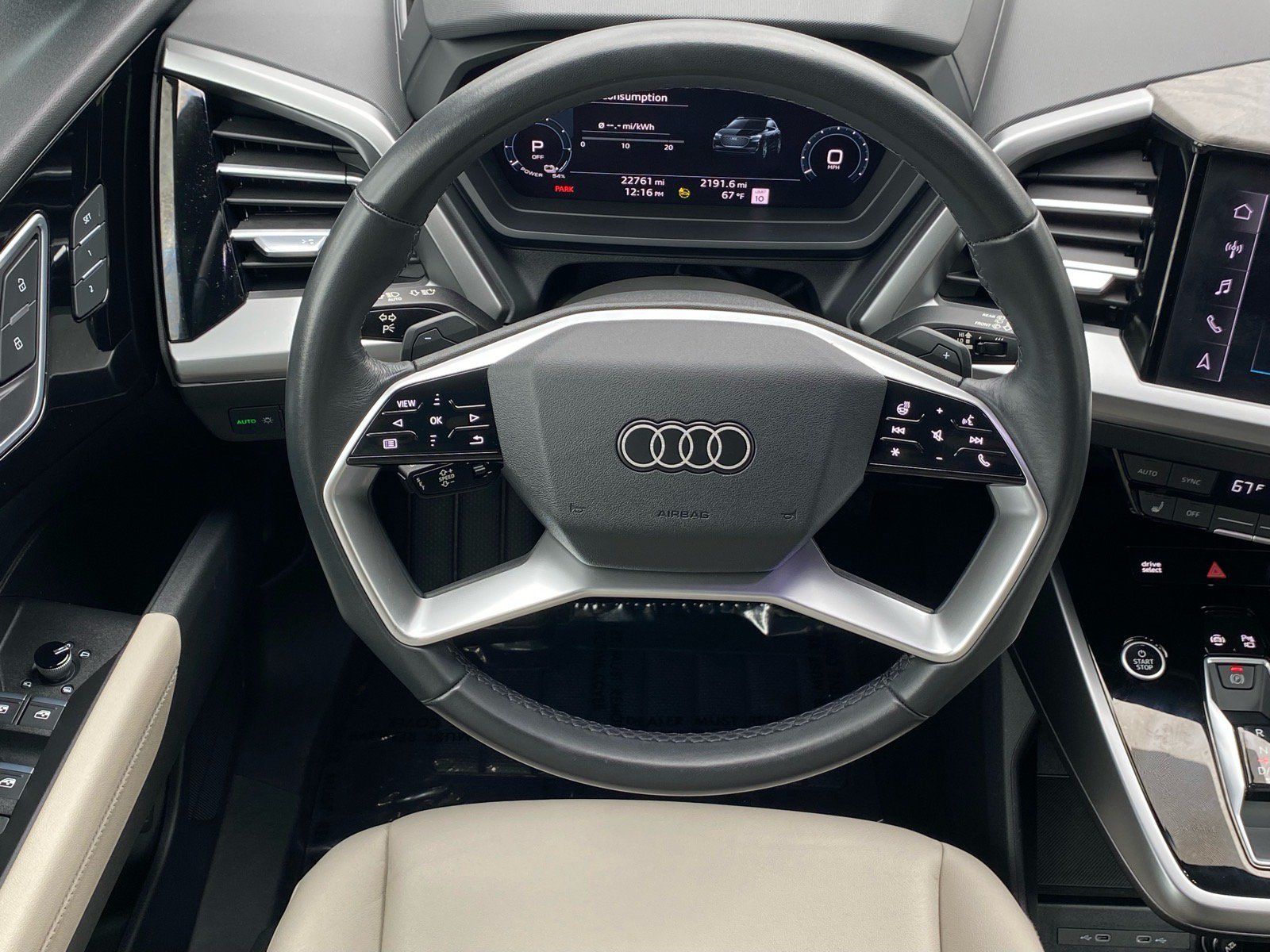 Used 2024 Audi Q4 e-tron Premium Plus w/ Premium Plus AWD/4WD image 5