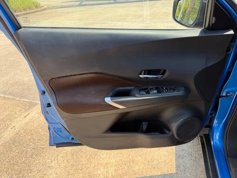 Used 2021 Nissan Kicks SR FWD image 9