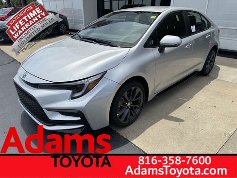 Used 2026 Toyota Corolla SE FWD image 4