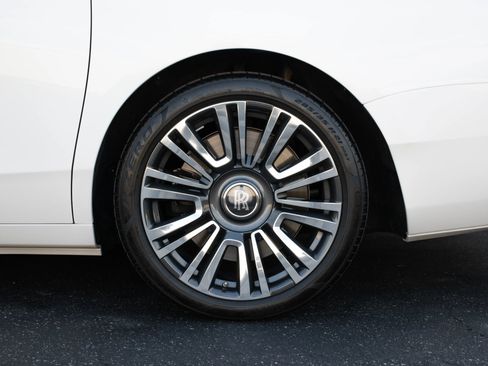 Used 2024 Rolls-Royce Ghost image 45