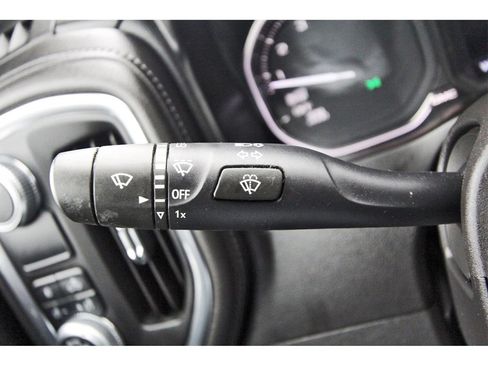 Used 2020 GMC Sierra 1500 Elevation w/ Elevation Value Package image 17