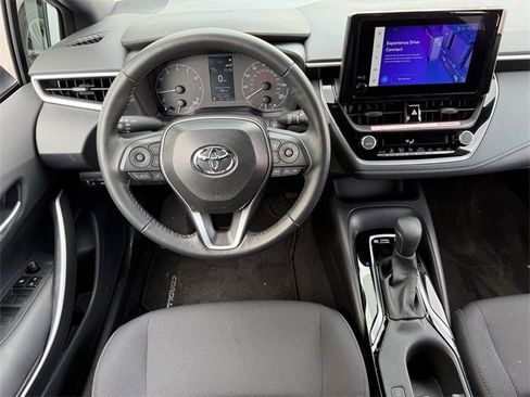 Used 2025 Toyota Corolla SE image 12